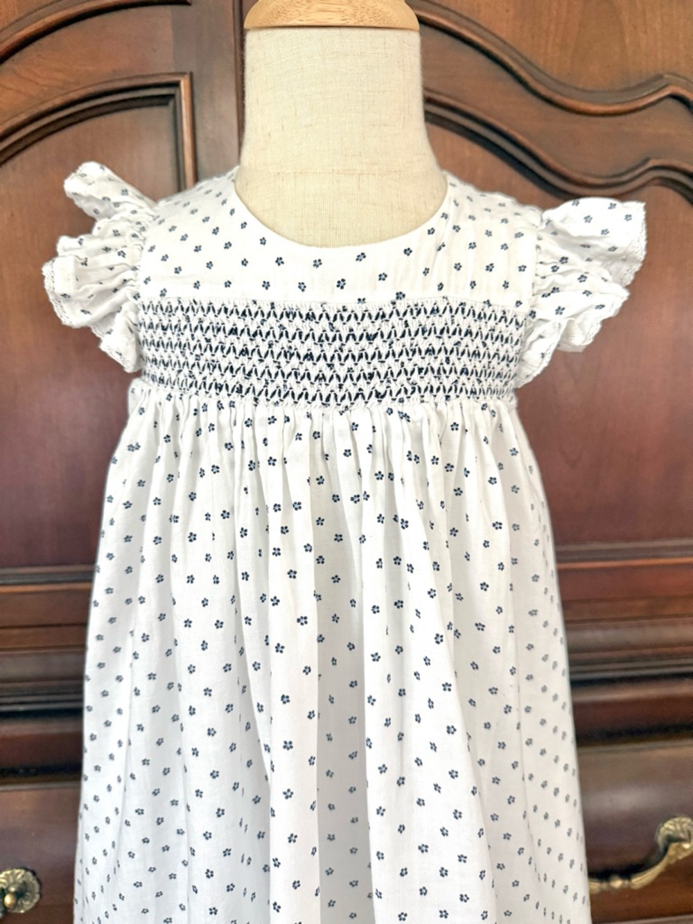 Smocked Flutter Sleeve Dress White Navy Floral Cottagecore Boutique Dress - Picture 2 of 8